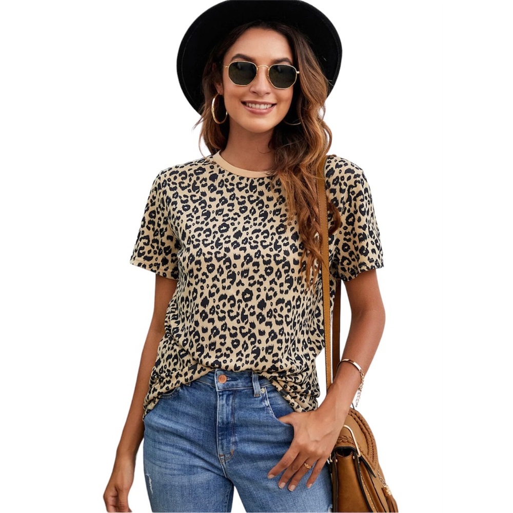 Blooming Jelly Leopard Print Crew Neck T-Shirt Size Small